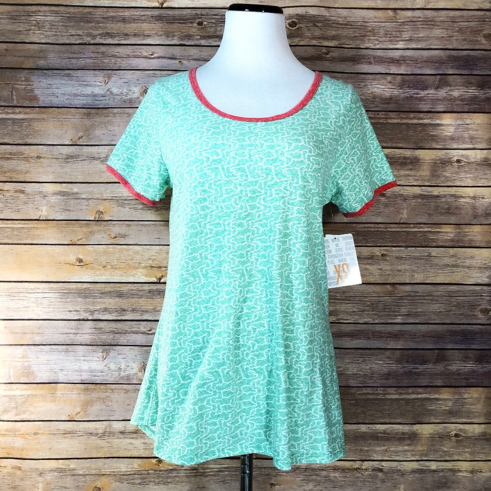 Lularoe Mint Green & Red Short Sleeve Classic Tee